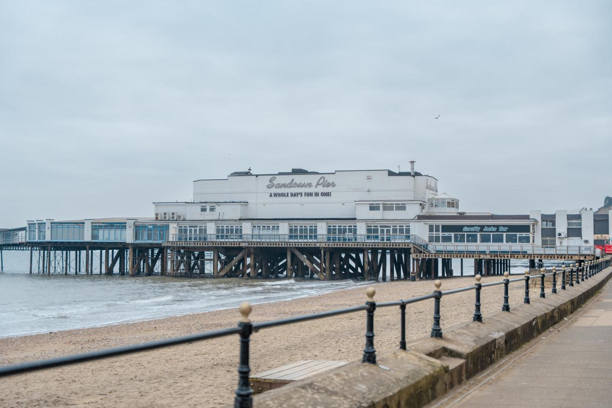 Trouville Hotel By Compass Hospitality Sandown Buitenkant foto