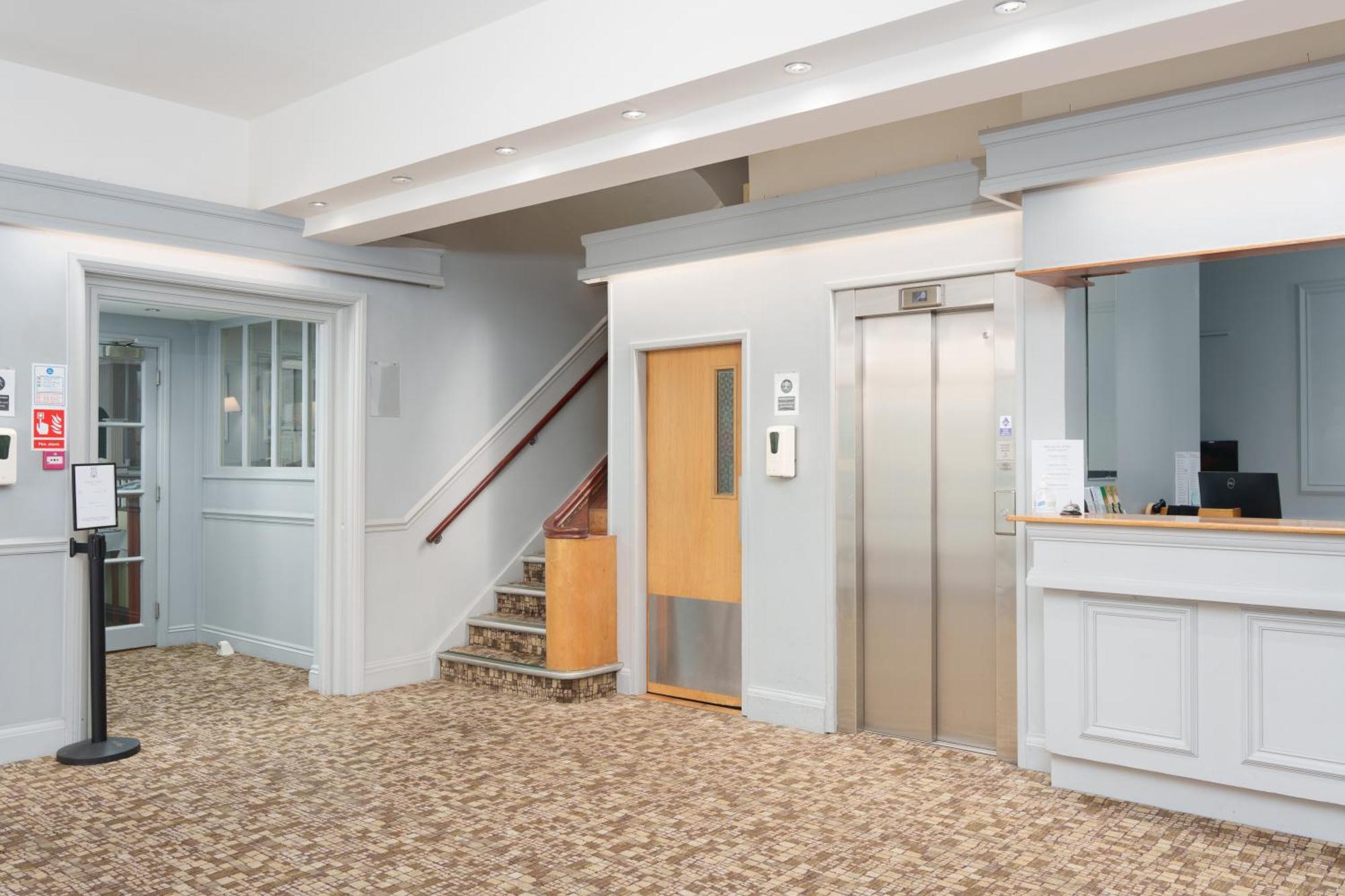 Trouville Hotel By Compass Hospitality Sandown Buitenkant foto