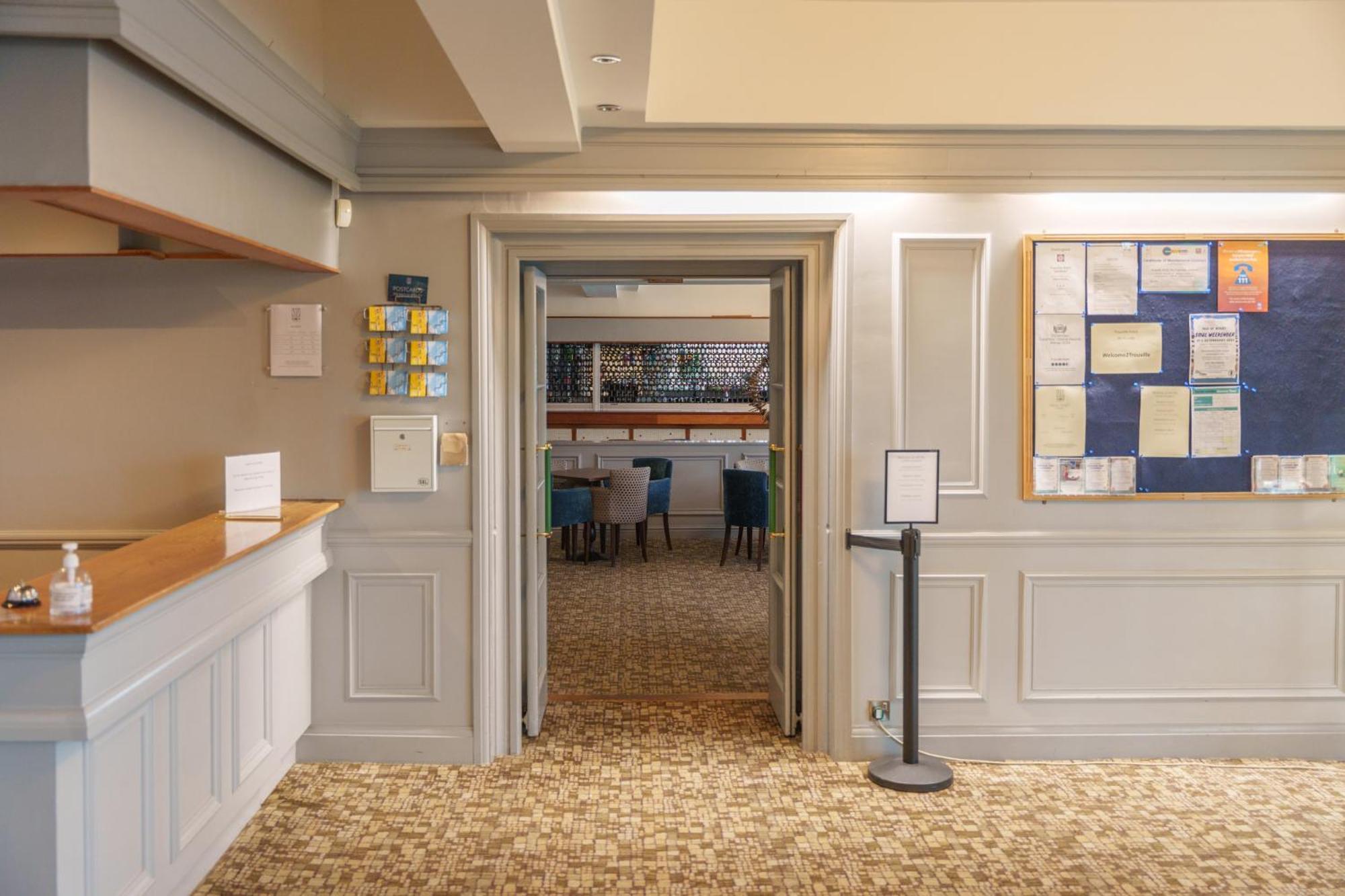 Trouville Hotel By Compass Hospitality Sandown Buitenkant foto