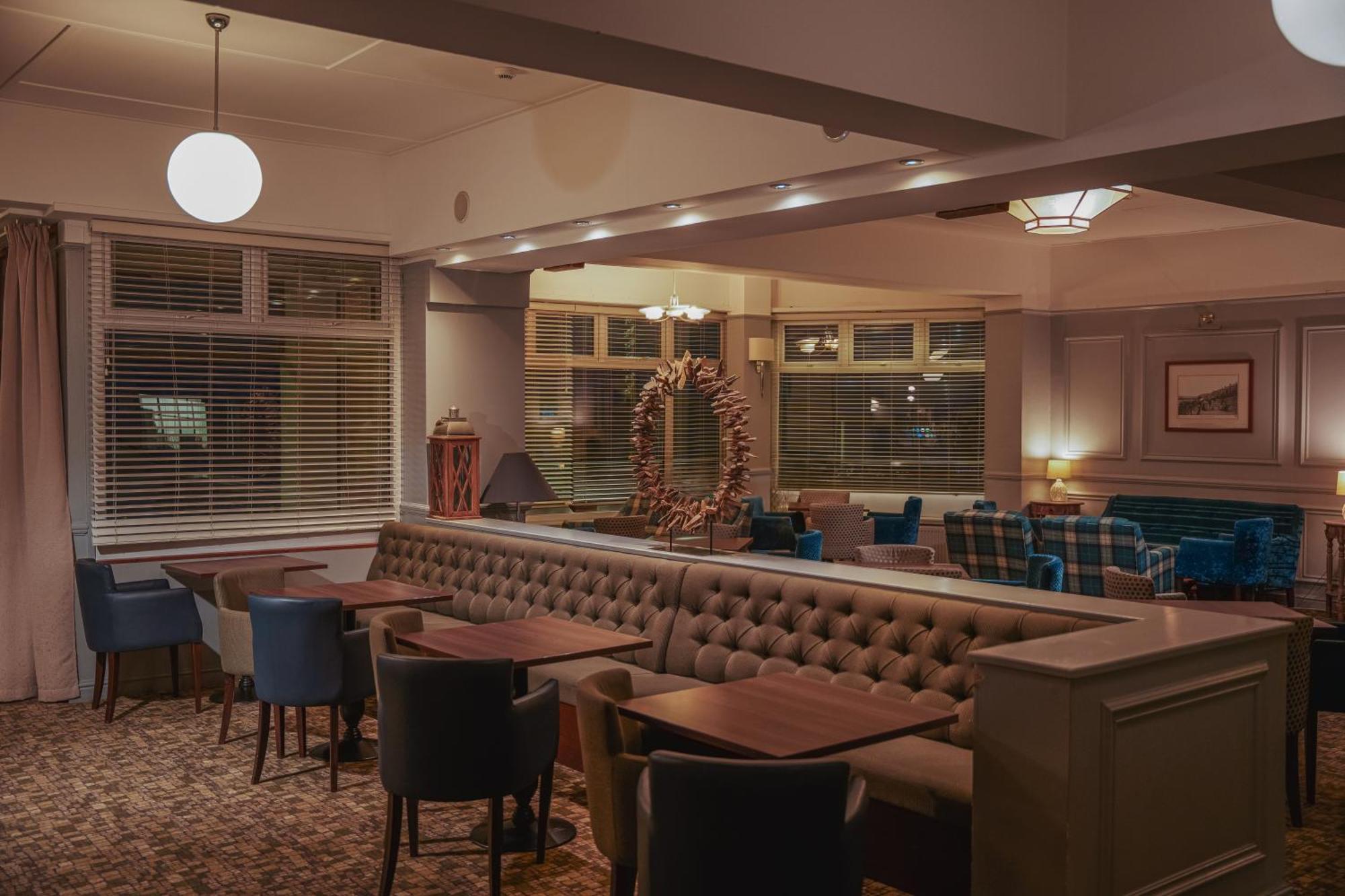 Trouville Hotel By Compass Hospitality Sandown Buitenkant foto