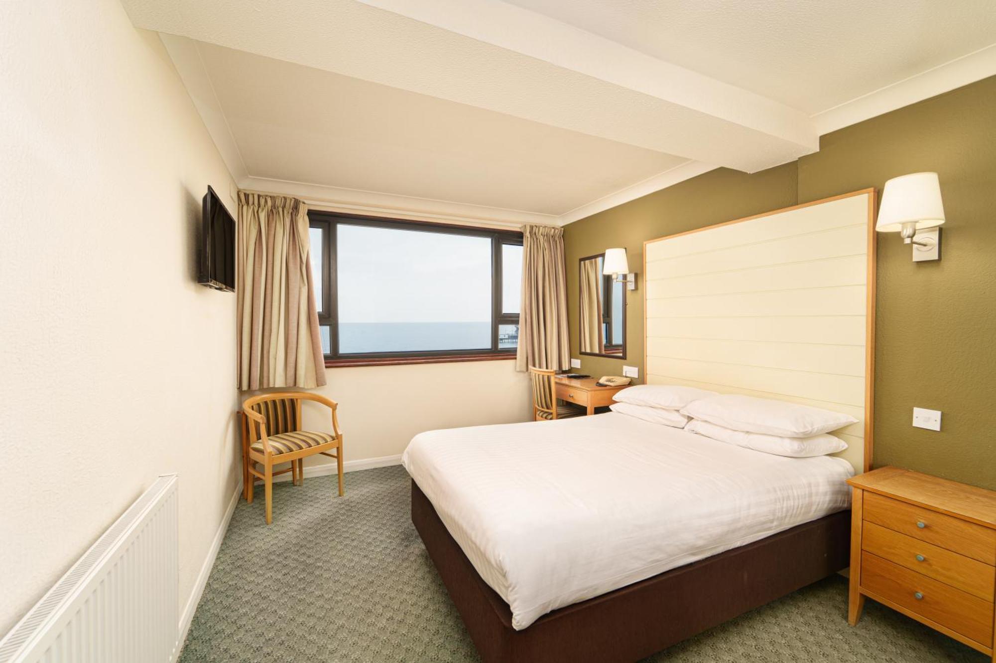 Trouville Hotel By Compass Hospitality Sandown Buitenkant foto