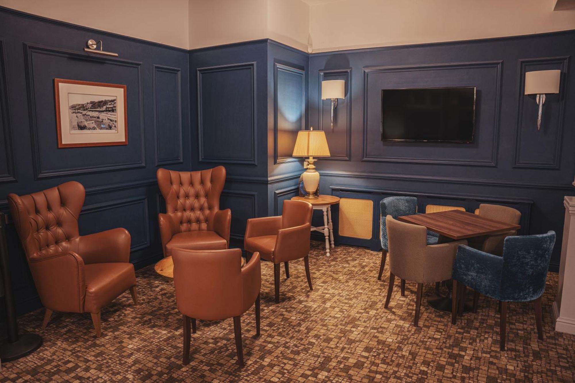 Trouville Hotel By Compass Hospitality Sandown Buitenkant foto