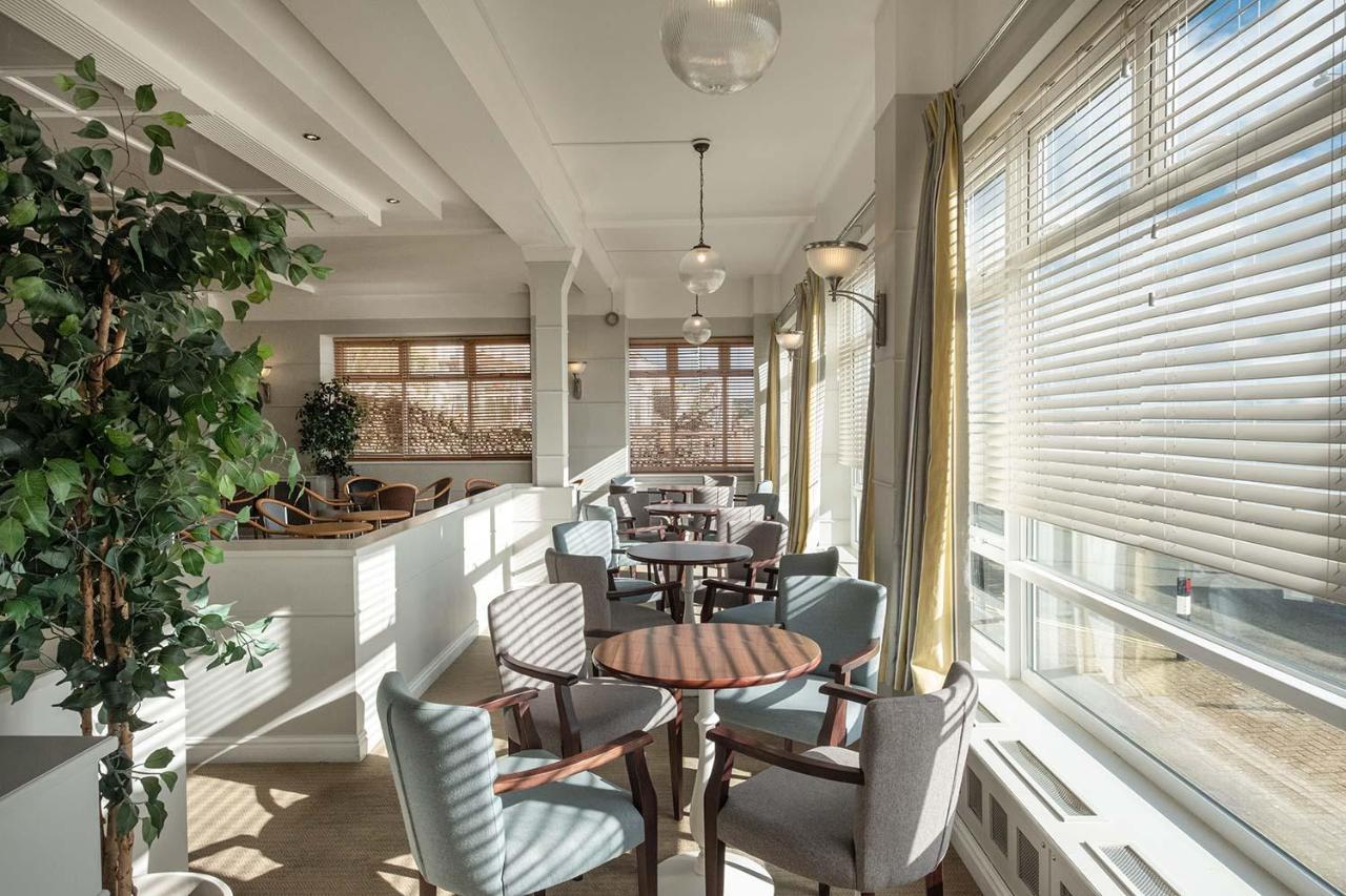 Trouville Hotel By Compass Hospitality Sandown Buitenkant foto